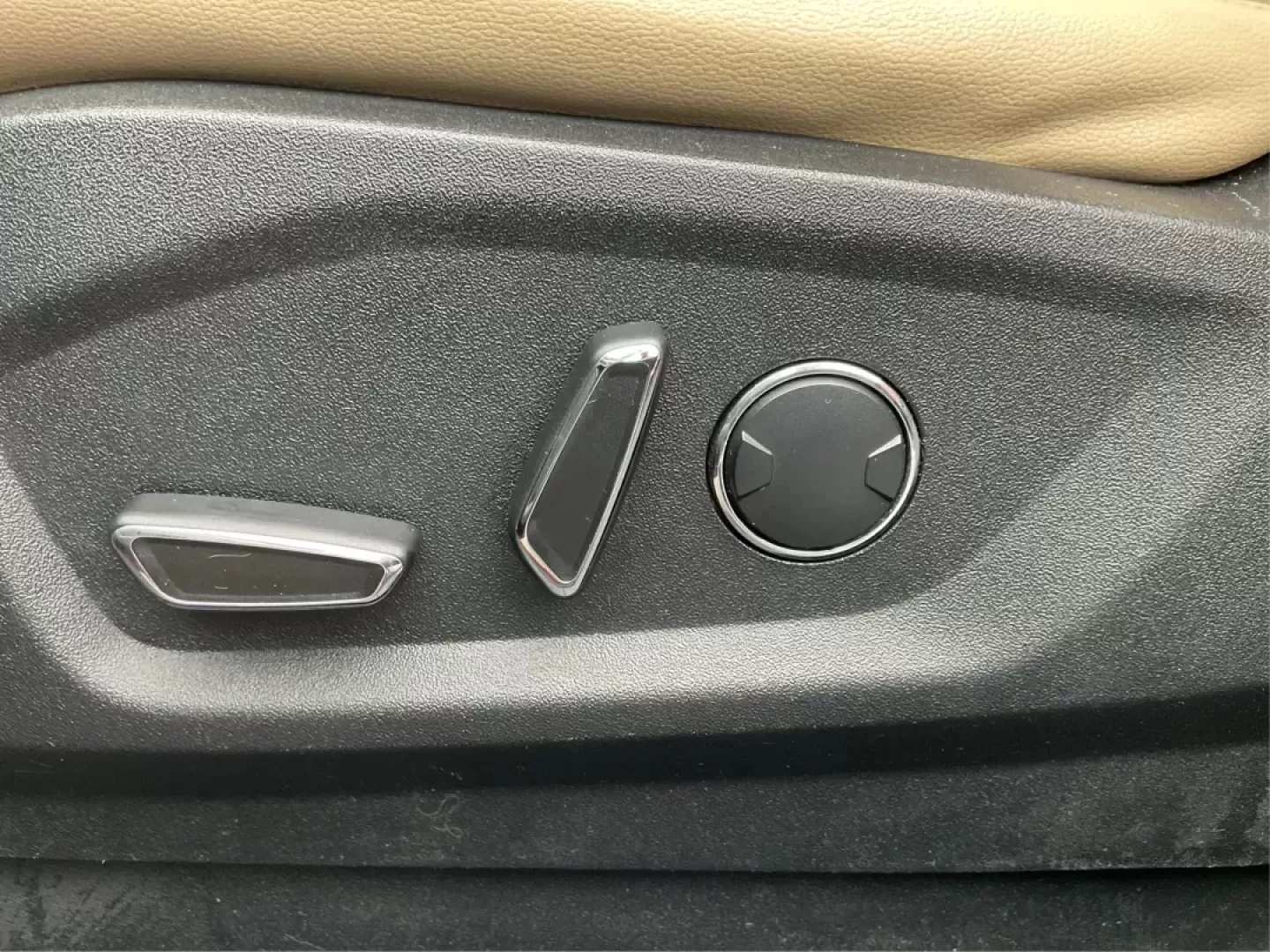 2016 Ford Edge SEL (2FMPK4J92GB) with an Other engine, located at 1099 N County Rd 25A, Troy, OH, 45373, (937) 908-9800, 40.057079, -84.212883 - Photo#17