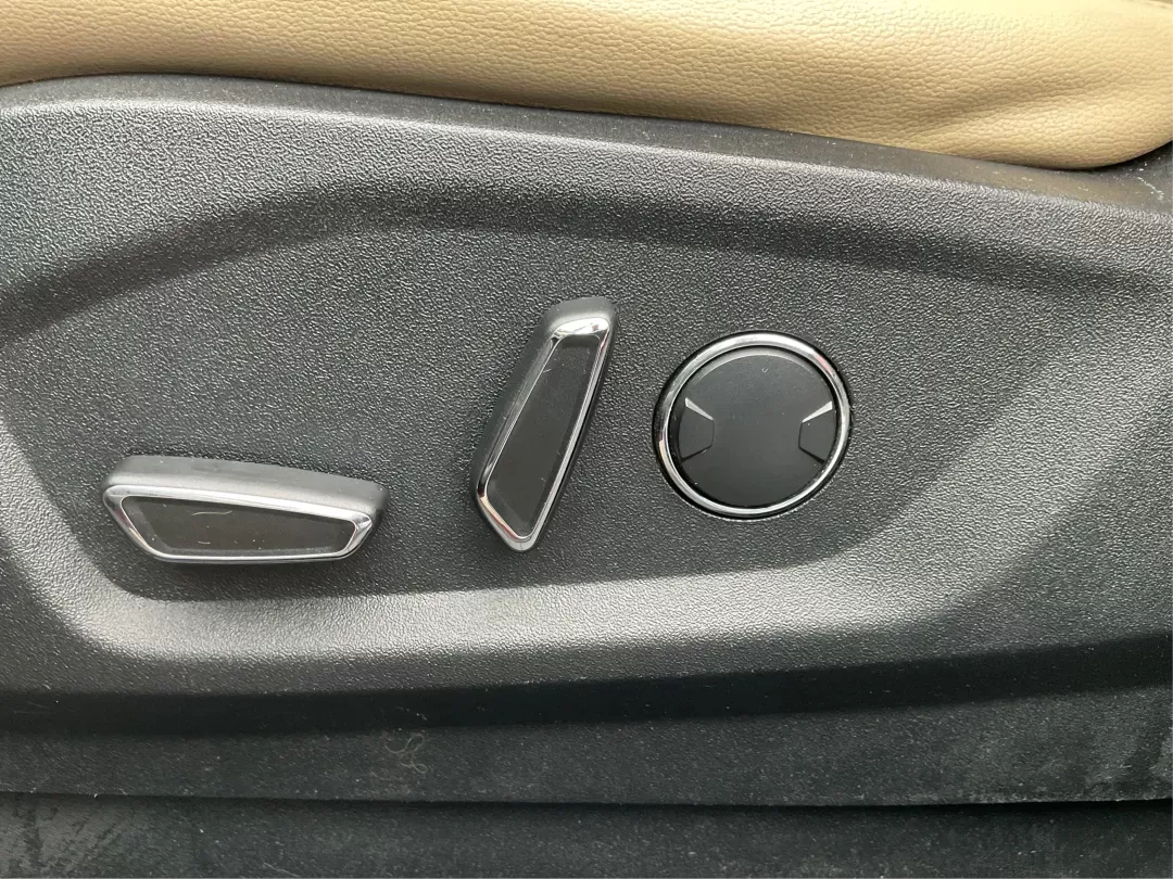 2016 Ford Edge SEL (2FMPK4J92GB) with an Other engine, located at 880 E. National Road, Vandalia, OH, 45377, (937) 908-9800, 39.891918, -84.183594 - 2016 Ford Edge SEL - Photo#17