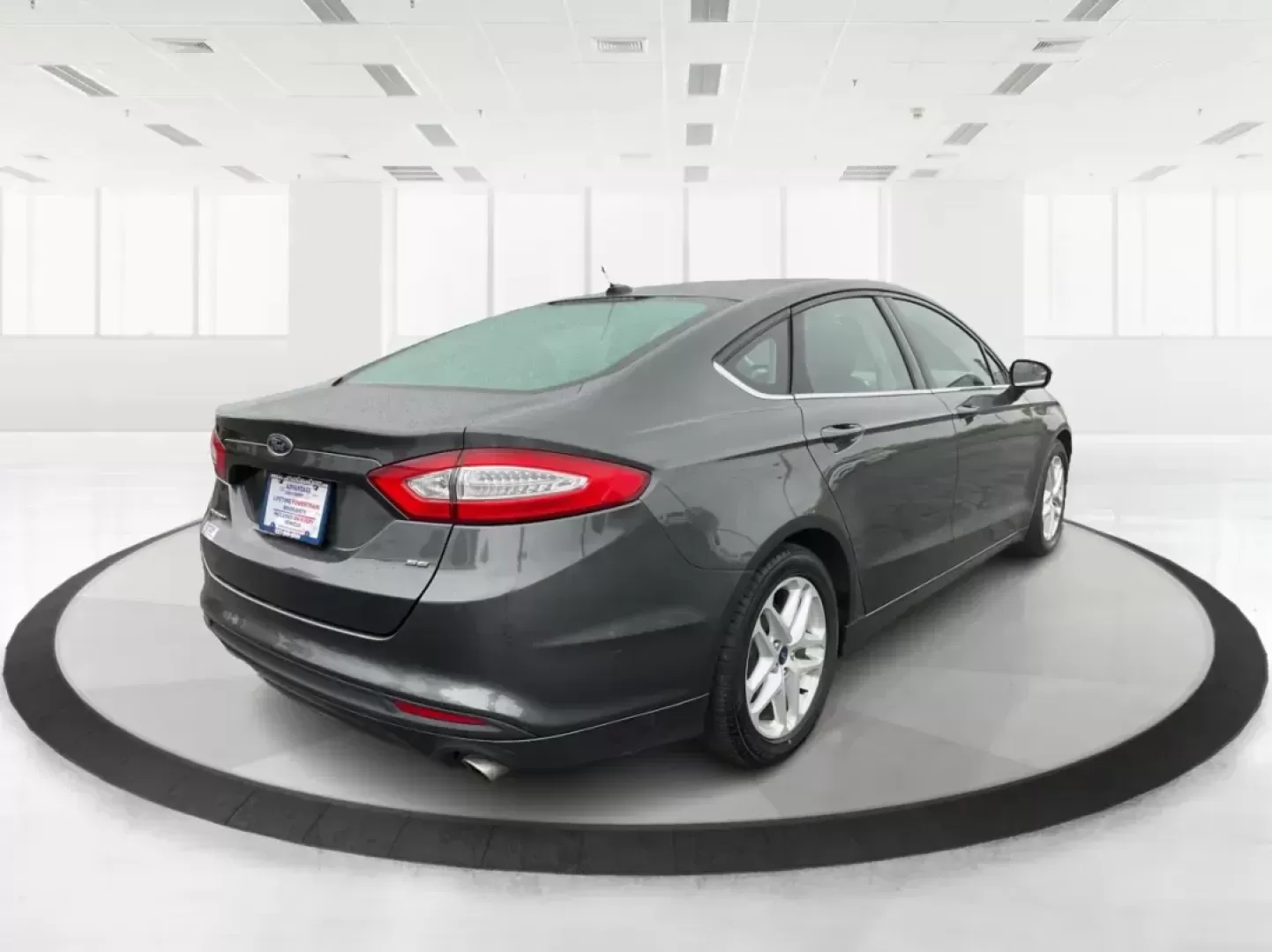 2016 Ford Fusion SE (3FA6P0H79GR) with an Other engine, located at 4508 South Dixie Dr, Moraine, OH, 45439, (937) 908-9800, 39.689976, -84.218452 - Photo#2
