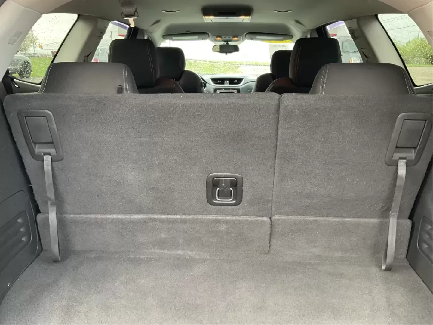 2016 Chevrolet Traverse 1LT (1GNKVGKD8GJ) with an 3.6L V-6 gasoline direct injection engine, located at 1230 East Main St, Xenia, OH, 45385, (937) 908-9800, 39.688026, -83.910172 - Photo#12