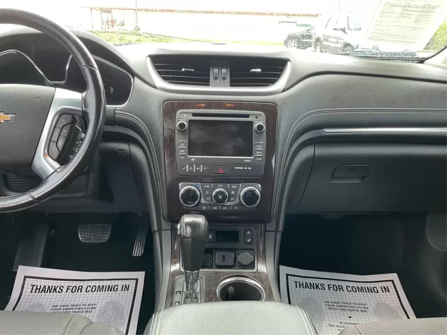 2016 Chevrolet Traverse 1LT (1GNKVGKD8GJ) with an 3.6L V-6 gasoline direct injection engine, located at 1230 East Main St, Xenia, OH, 45385, (937) 908-9800, 39.688026, -83.910172 - Photo#13