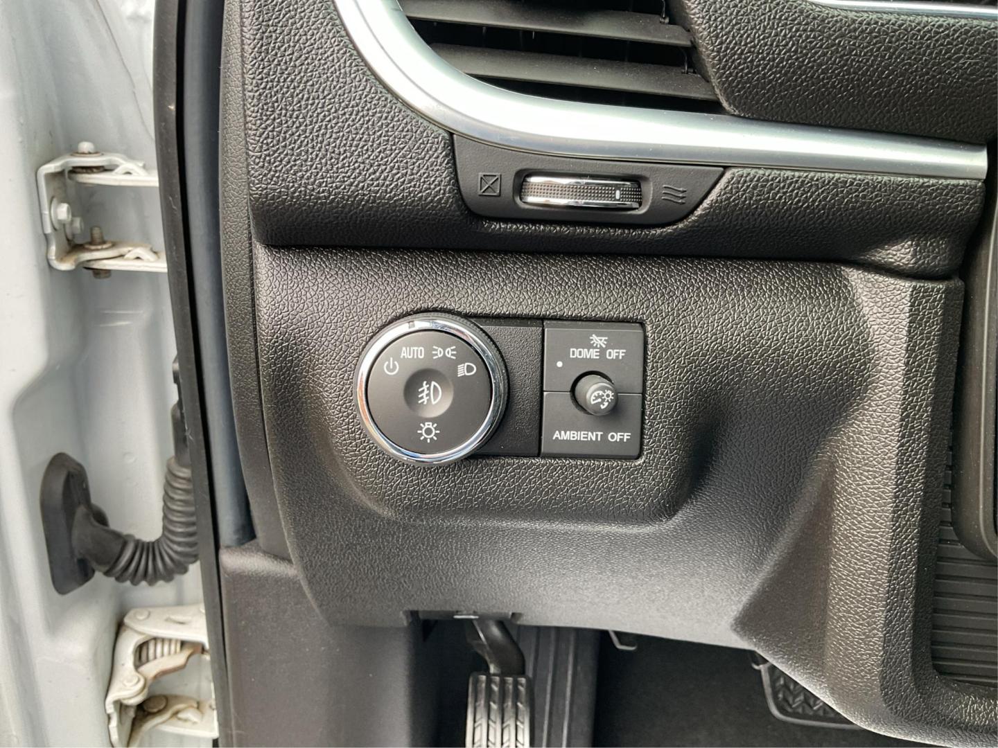 2016 Chevrolet Traverse 1LT (1GNKVGKD8GJ) with an 3.6L V-6 gasoline direct injection engine, located at 1230 East Main St, Xenia, OH, 45385, (937) 908-9800, 39.688026, -83.910172 - Photo#16