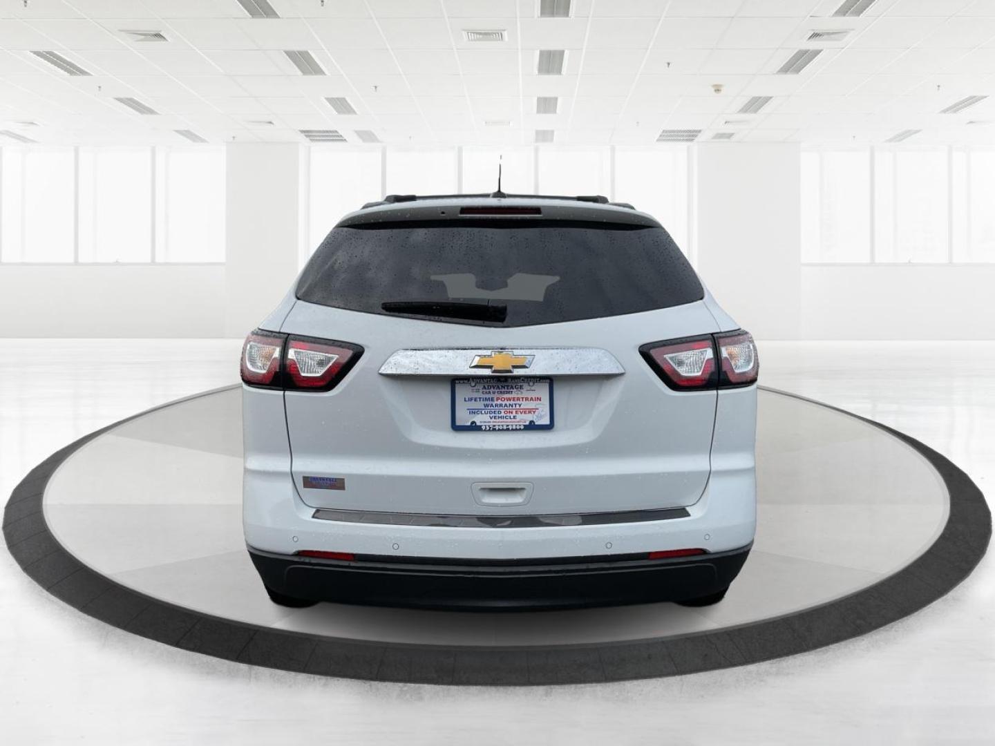 2016 Chevrolet Traverse 1LT (1GNKVGKD8GJ) with an 3.6L V-6 gasoline direct injection engine, located at 1230 East Main St, Xenia, OH, 45385, (937) 908-9800, 39.688026, -83.910172 - Photo#3