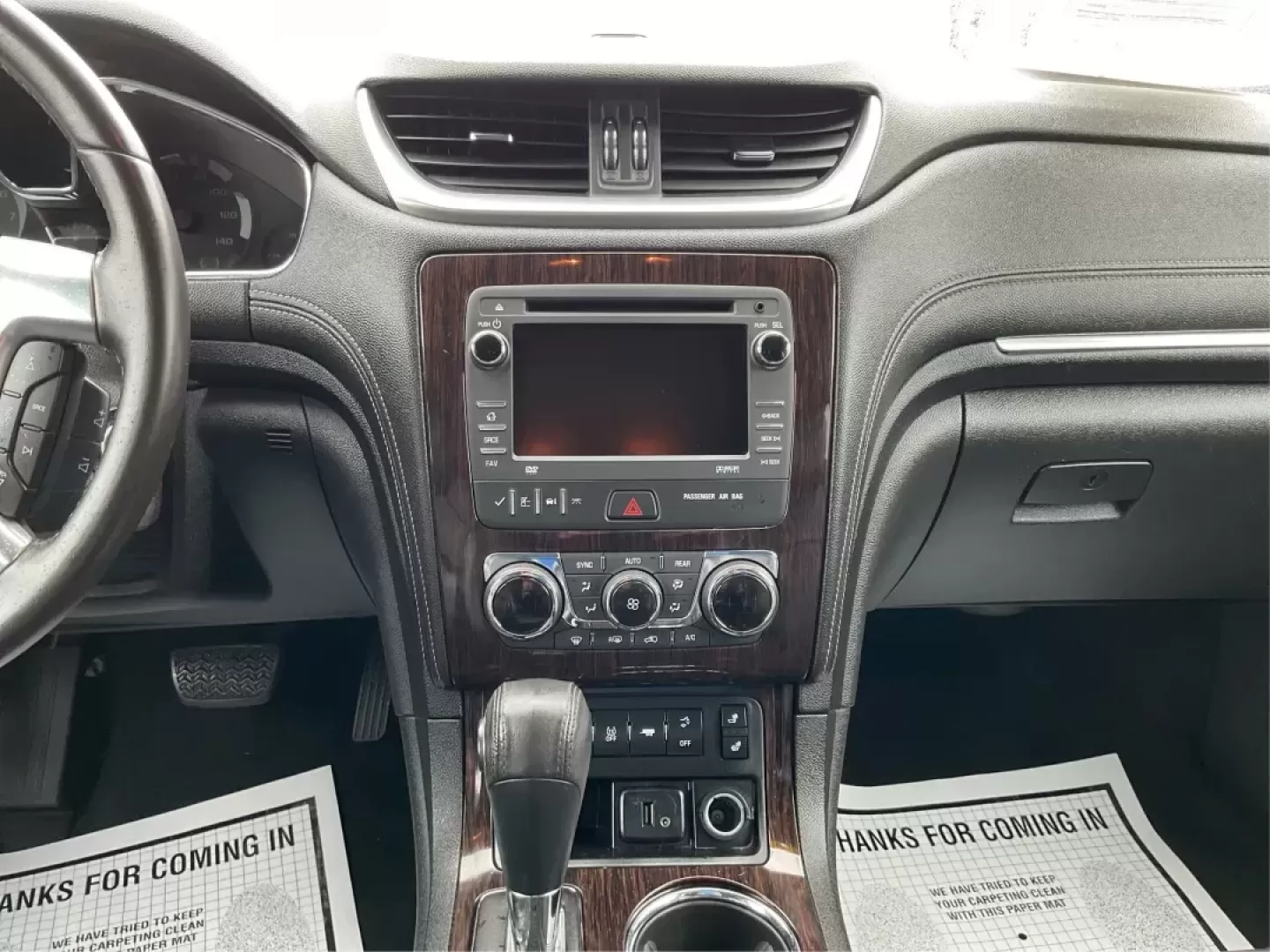 2016 Chevrolet Traverse 2LT (1GNKVHKD1GJ) with an 3.6L V-6 gasoline direct injection engine, located at 4508 South Dixie Dr, Moraine, OH, 45439, (937) 908-9800, 39.689976, -84.218452 - Photo#12