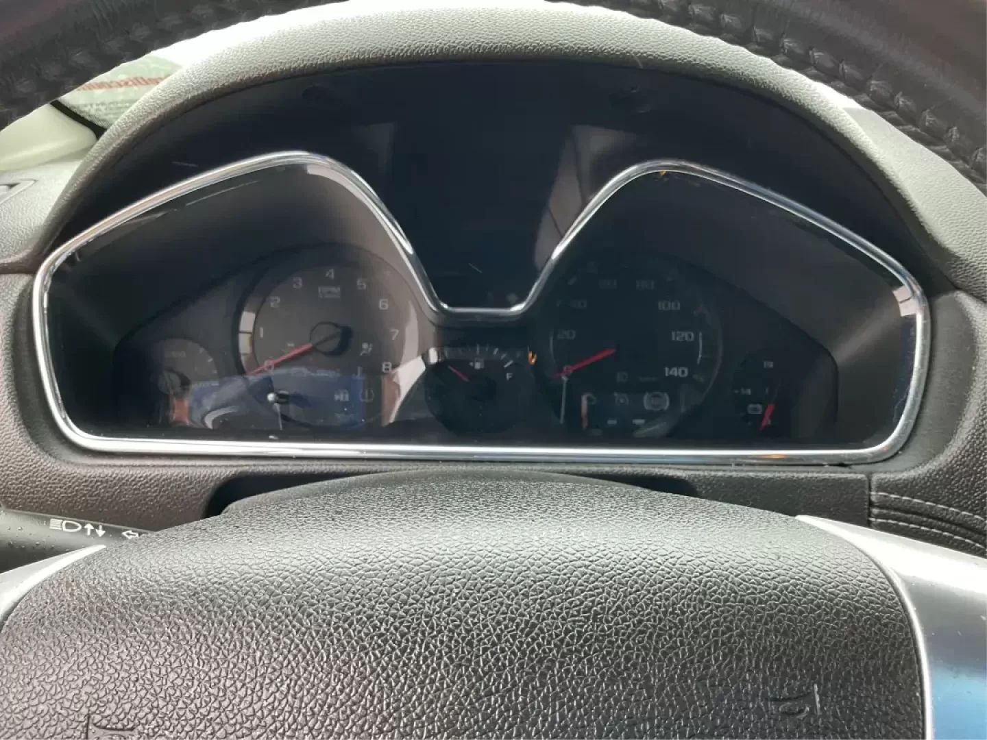 2016 Chevrolet Traverse 2LT (1GNKVHKD1GJ) with an 3.6L V-6 gasoline direct injection engine, located at 4508 South Dixie Dr, Moraine, OH, 45439, (937) 908-9800, 39.689976, -84.218452 - Photo#14