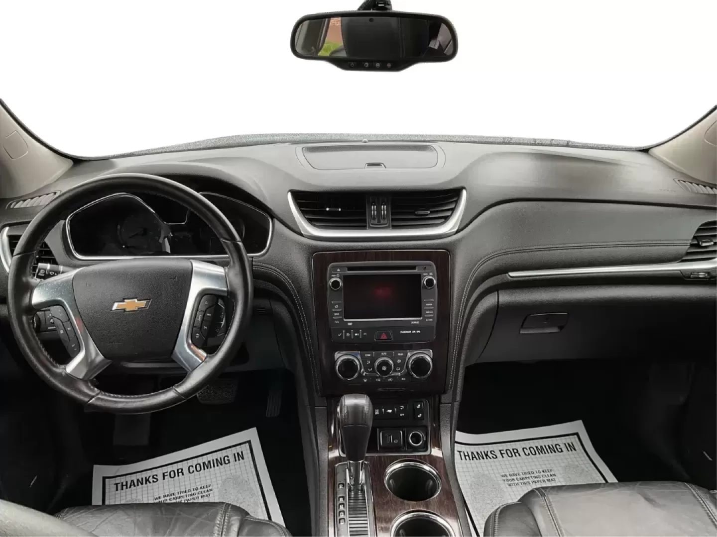 2016 Chevrolet Traverse 2LT (1GNKVHKD1GJ) with an 3.6L V-6 gasoline direct injection engine, located at 4508 South Dixie Dr, Moraine, OH, 45439, (937) 908-9800, 39.689976, -84.218452 - Photo#20