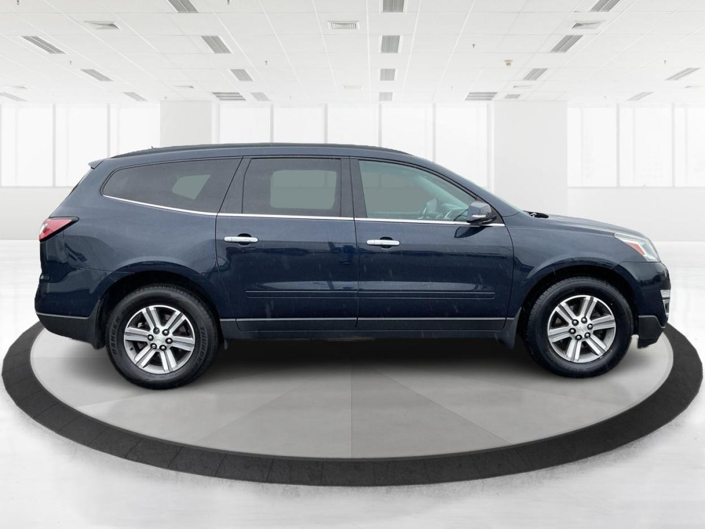 2016 Chevrolet Traverse 2LT (1GNKVHKD1GJ) with an 3.6L V-6 gasoline direct injection engine, located at 4508 South Dixie Dr, Moraine, OH, 45439, (937) 908-9800, 39.689976, -84.218452 - Photo#1