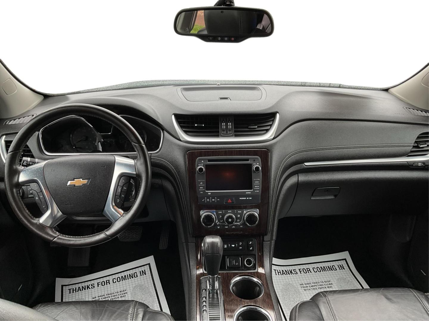 2016 Chevrolet Traverse 2LT (1GNKVHKD1GJ) with an 3.6L V-6 gasoline direct injection engine, located at 4508 South Dixie Dr, Moraine, OH, 45439, (937) 908-9800, 39.689976, -84.218452 - Photo#20