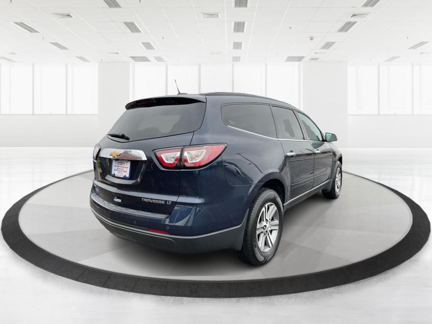 2016 Chevrolet Traverse 2LT (1GNKVHKD1GJ) with an 3.6L V-6 gasoline direct injection engine, located at 4508 South Dixie Dr, Moraine, OH, 45439, (937) 908-9800, 39.689976, -84.218452 - Photo#2