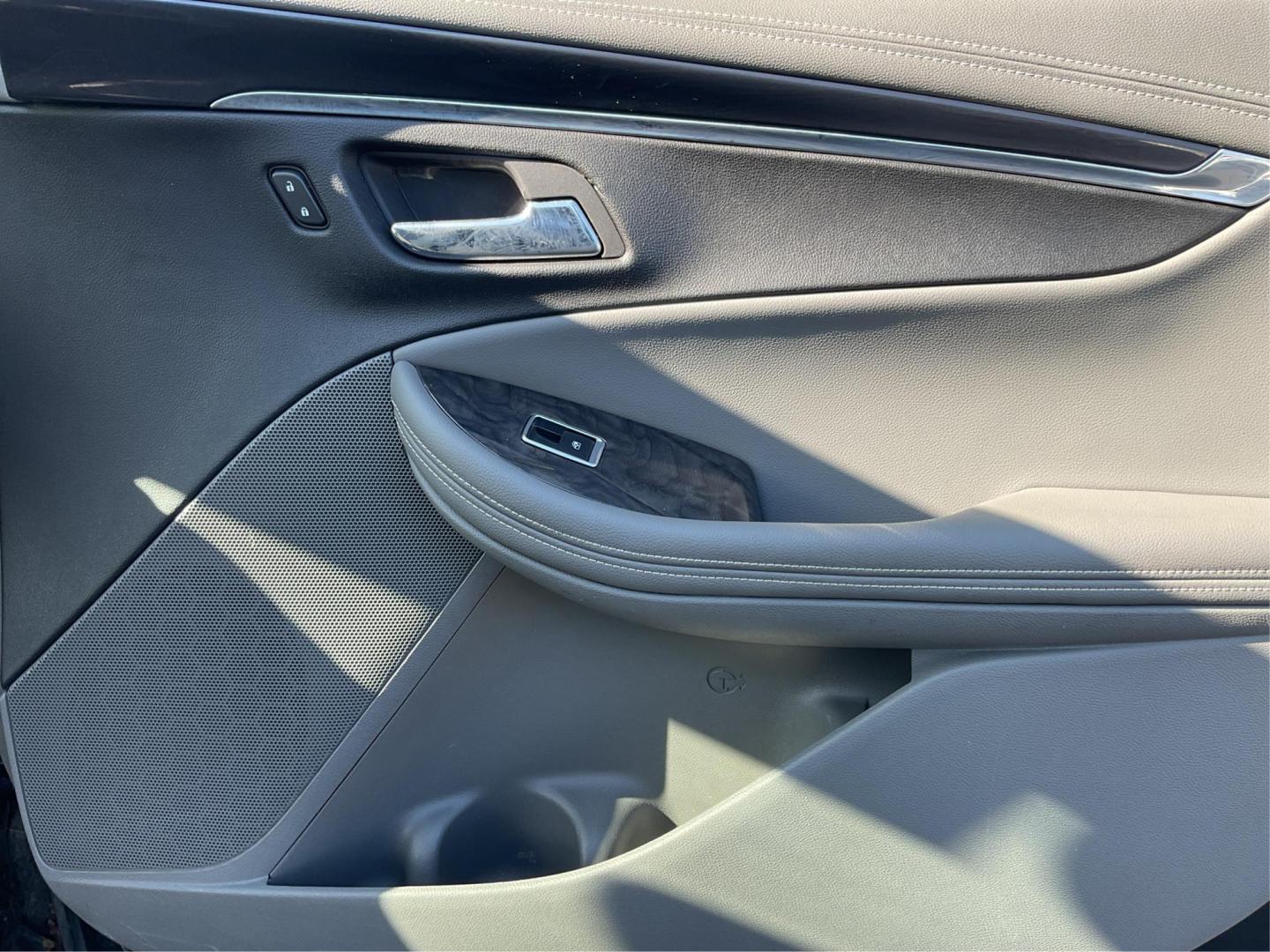 2015 Chevrolet Impala 2LT (2G1125S32F9) with an 3.6L V-6 gasoline direct injection engine, located at 1099 N County Rd 25A, Troy, OH, 45373, (937) 908-9800, 40.057079, -84.212883 - Photo#18