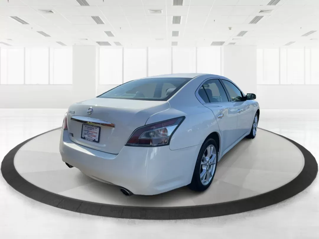 2014 Nissan Maxima 3.5 S (1N4AA5AP5EC) with an VQ 3.5L V-6 DOHC engine, located at 880 E. National Road, Vandalia, OH, 45377, (937) 908-9800, 39.891918, -84.183594 - One Owner - Photo#2