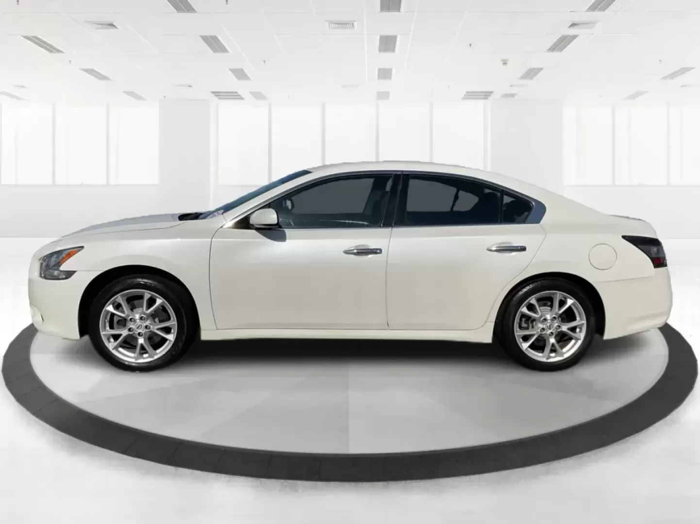 2014 Nissan Maxima 3.5 S (1N4AA5AP5EC) with an VQ 3.5L V-6 DOHC engine, located at 880 E. National Road, Vandalia, OH, 45377, (937) 908-9800, 39.891918, -84.183594 - Photo#5