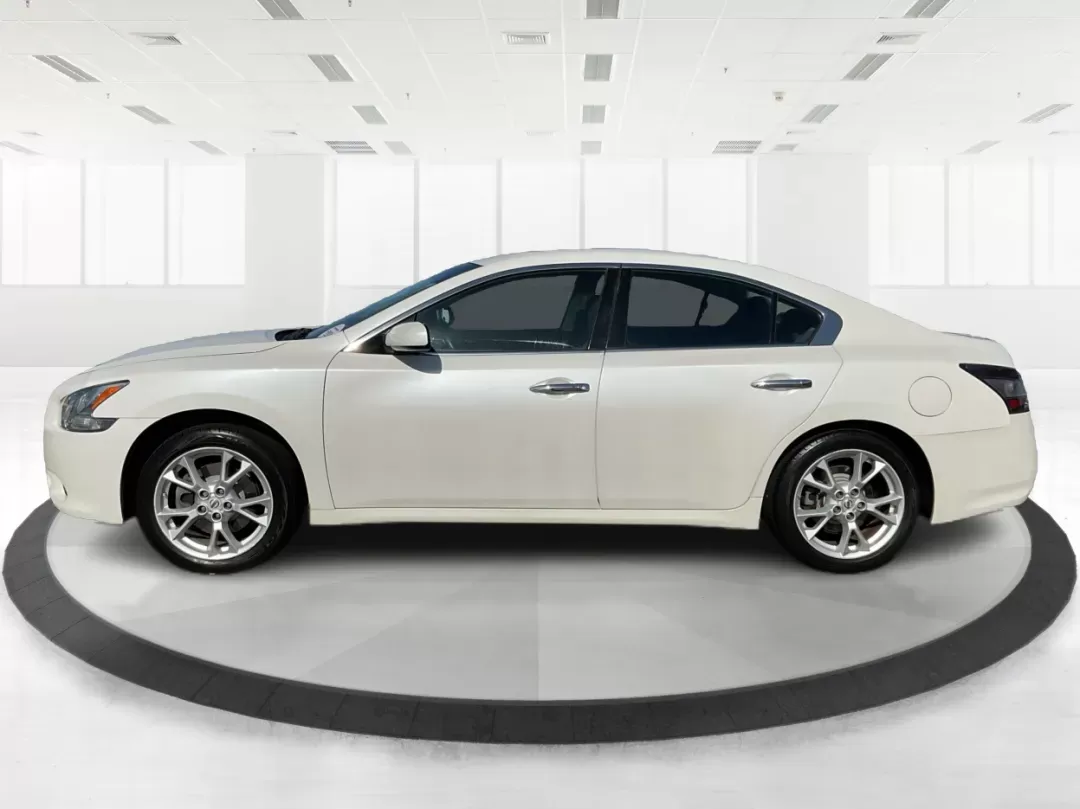 2014 Nissan Maxima 3.5 S (1N4AA5AP5EC) with an VQ 3.5L V-6 DOHC engine, located at 880 E. National Road, Vandalia, OH, 45377, (937) 908-9800, 39.891918, -84.183594 - One Owner - Photo#5