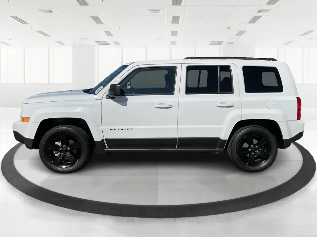 2015 Jeep Patriot Altitude Edition (1C4NJPBA1FD) with an 2L I-4 DOHC engine, located at 401 Woodman Dr, Riverside, OH, 45431, (937) 908-9800, 39.760899, -84.123421 - Photo#3