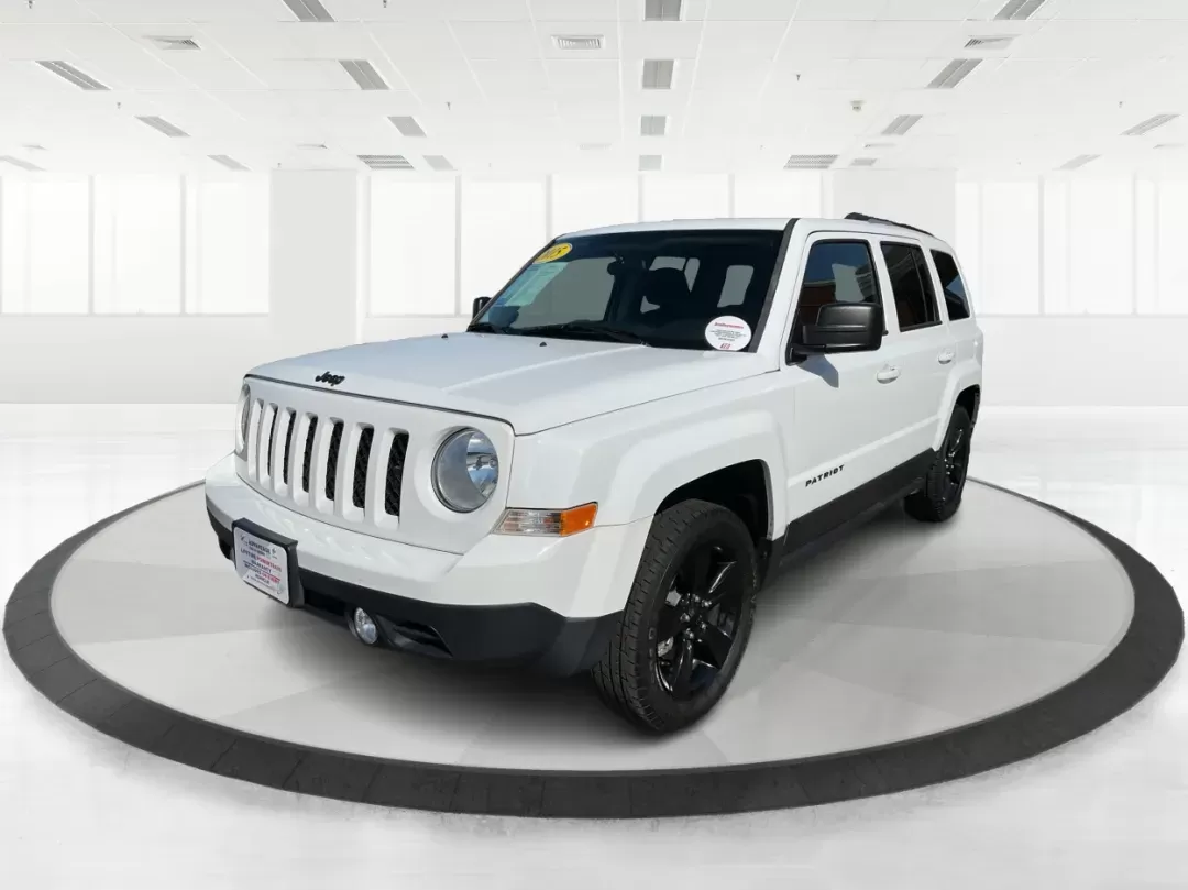 2015 Jeep Patriot Altitude Edition (1C4NJPBA1FD) with an 2L I-4 DOHC engine, located at 401 Woodman Dr, Riverside, OH, 45431, (937) 908-9800, 39.760899, -84.123421 - Photo#5