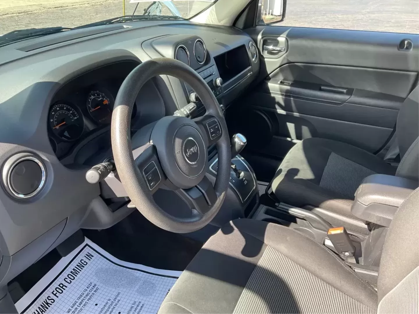 2015 Jeep Patriot Altitude Edition (1C4NJPBA1FD) with an 2L I-4 DOHC engine, located at 401 Woodman Dr, Riverside, OH, 45431, (937) 908-9800, 39.760899, -84.123421 - Photo#6