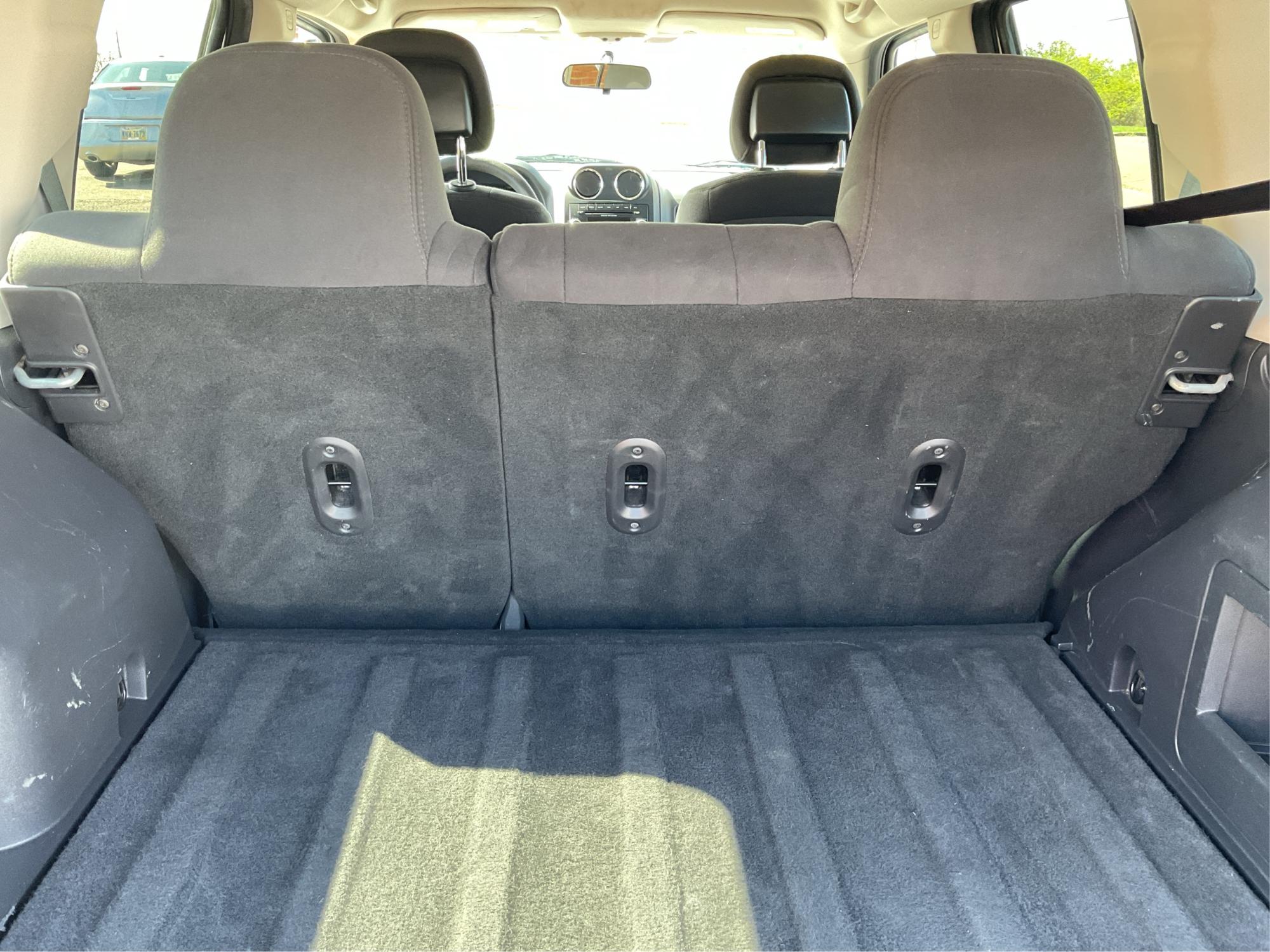 2015 Jeep Patriot Altitude Edition (1C4NJPBA1FD) with an 2L I-4 DOHC engine, located at 401 Woodman Dr, Riverside, OH, 45431, (937) 908-9800, 39.760899, -84.123421 - 2015 Jeep Patriot Altitude Edition - Photo#9