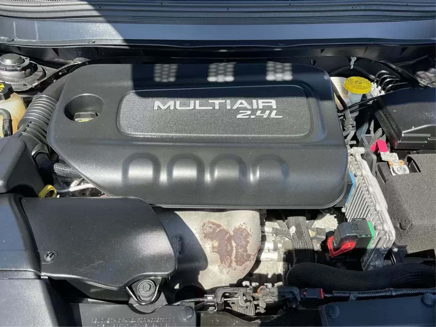 2014 Jeep Cherokee Limited 4WD (1C4PJMDBXEW) with an 2.4L L4 DOHC 16V engine, 9-Speed Automatic transmission, located at 880 E. National Road, Vandalia, OH, 45377, (937) 908-9800, 39.891918, -84.183594 - Photo#10