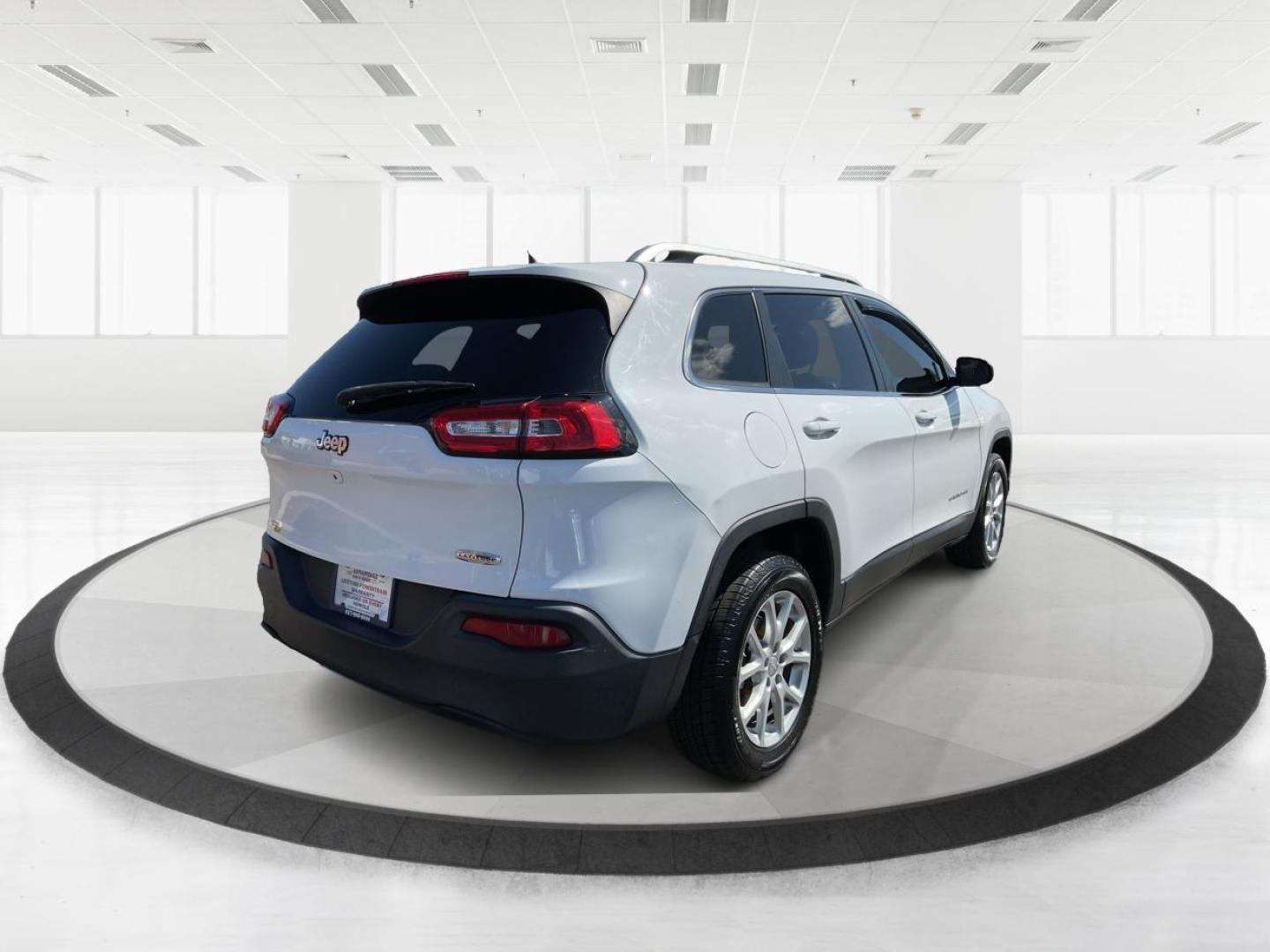 2015 Jeep Cherokee Latitude FWD (1C4PJLCB5FW) with an 2.4L L4 DOHC 16V engine, 9-Speed Automatic transmission, located at 401 Woodman Dr, Riverside, OH, 45431, (937) 908-9800, 39.760899, -84.123421 - Photo#2