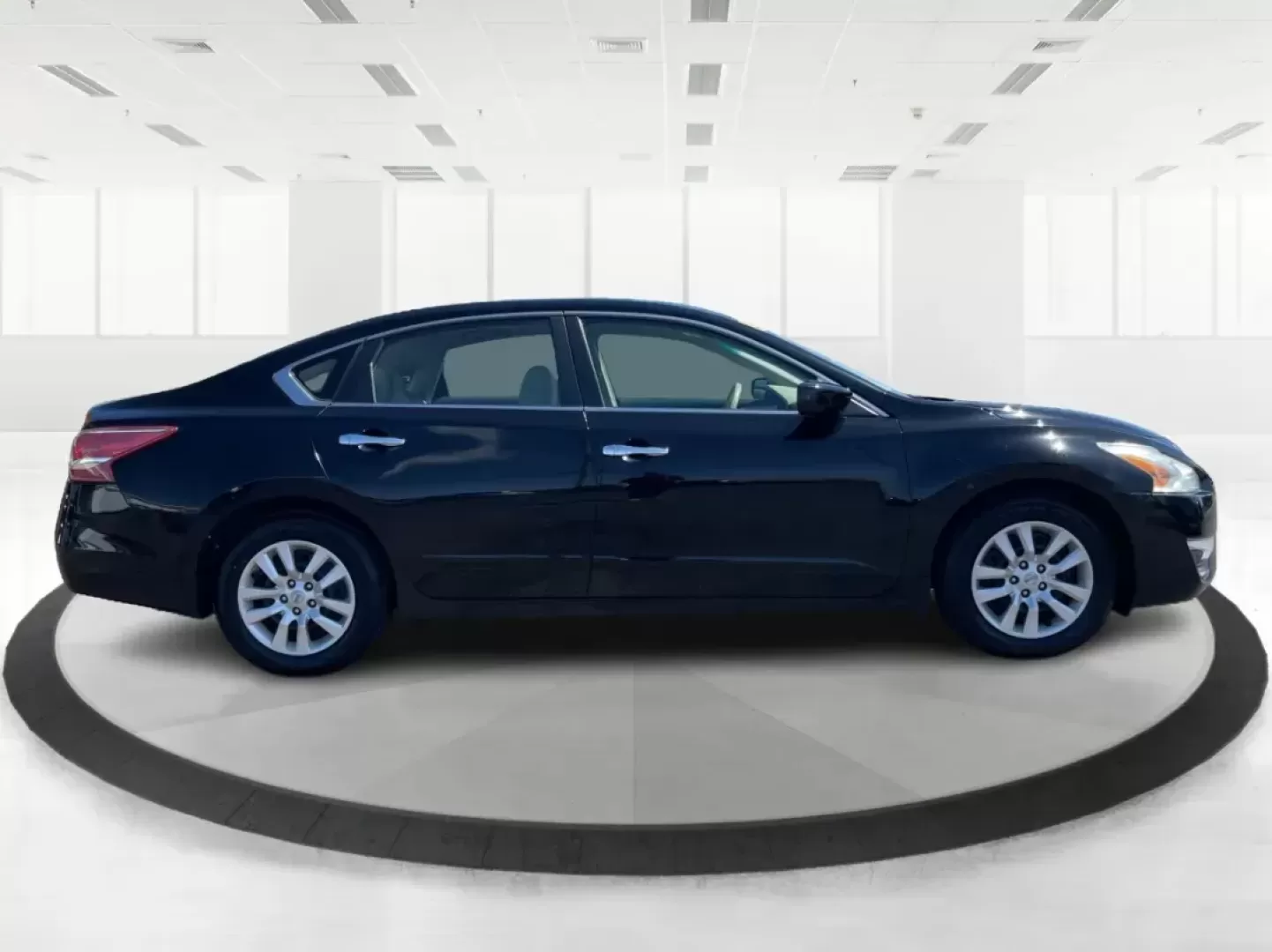2013 Nissan Altima 2.5 S (1N4AL3AP1DC) with an 2.5L I-4 DOHC engine, located at 401 Woodman Dr, Riverside, OH, 45431, (937) 908-9800, 39.760899, -84.123421 - Photo#1