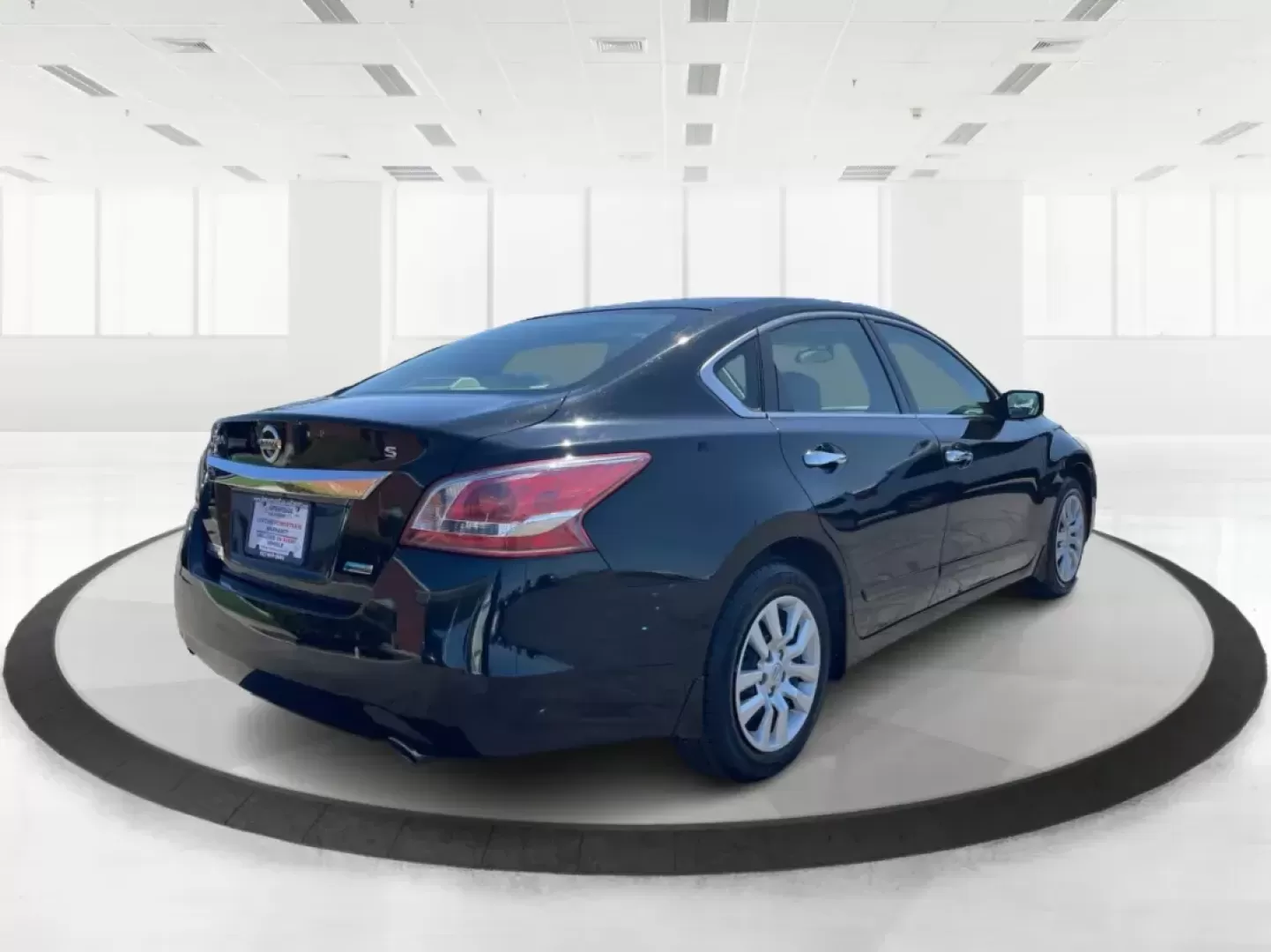 2013 Nissan Altima 2.5 S (1N4AL3AP1DC) with an 2.5L I-4 DOHC engine, located at 401 Woodman Dr, Riverside, OH, 45431, (937) 908-9800, 39.760899, -84.123421 - Photo#2