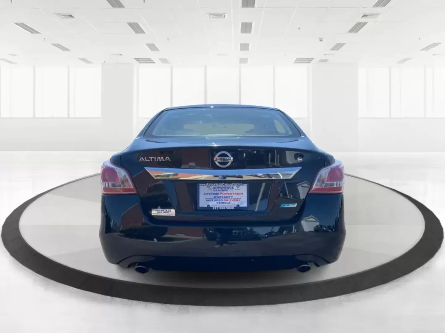 2013 Nissan Altima 2.5 S (1N4AL3AP1DC) with an 2.5L I-4 DOHC engine, located at 401 Woodman Dr, Riverside, OH, 45431, (937) 908-9800, 39.760899, -84.123421 - Photo#3