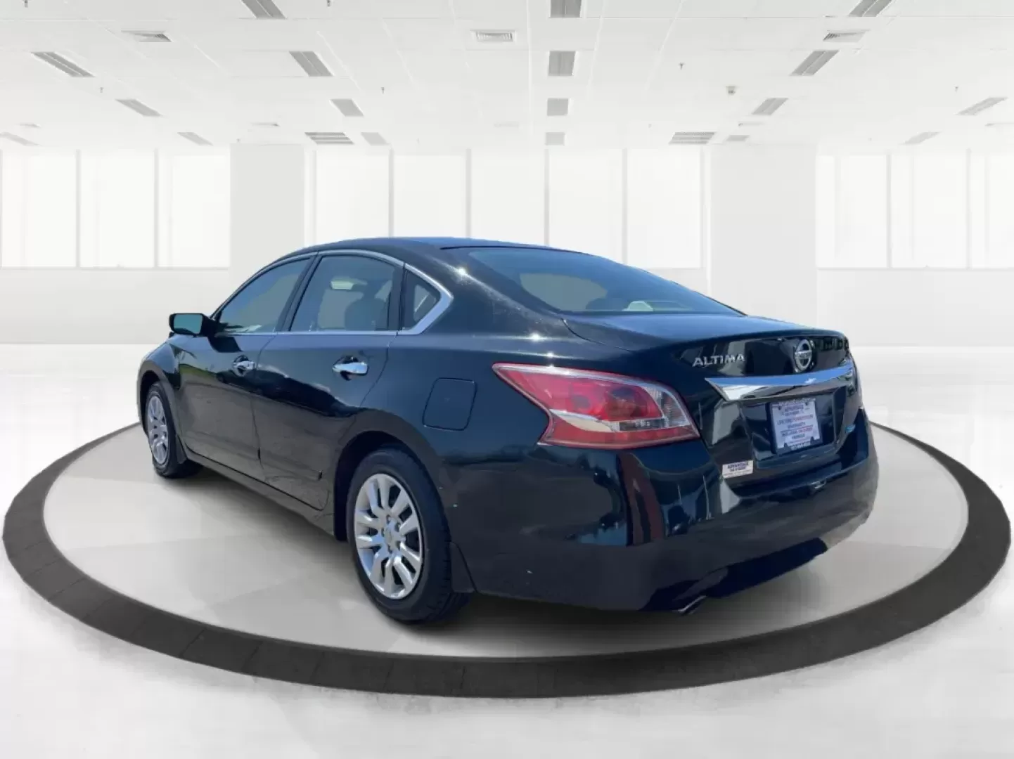 2013 Nissan Altima 2.5 S (1N4AL3AP1DC) with an 2.5L I-4 DOHC engine, located at 401 Woodman Dr, Riverside, OH, 45431, (937) 908-9800, 39.760899, -84.123421 - Photo#4