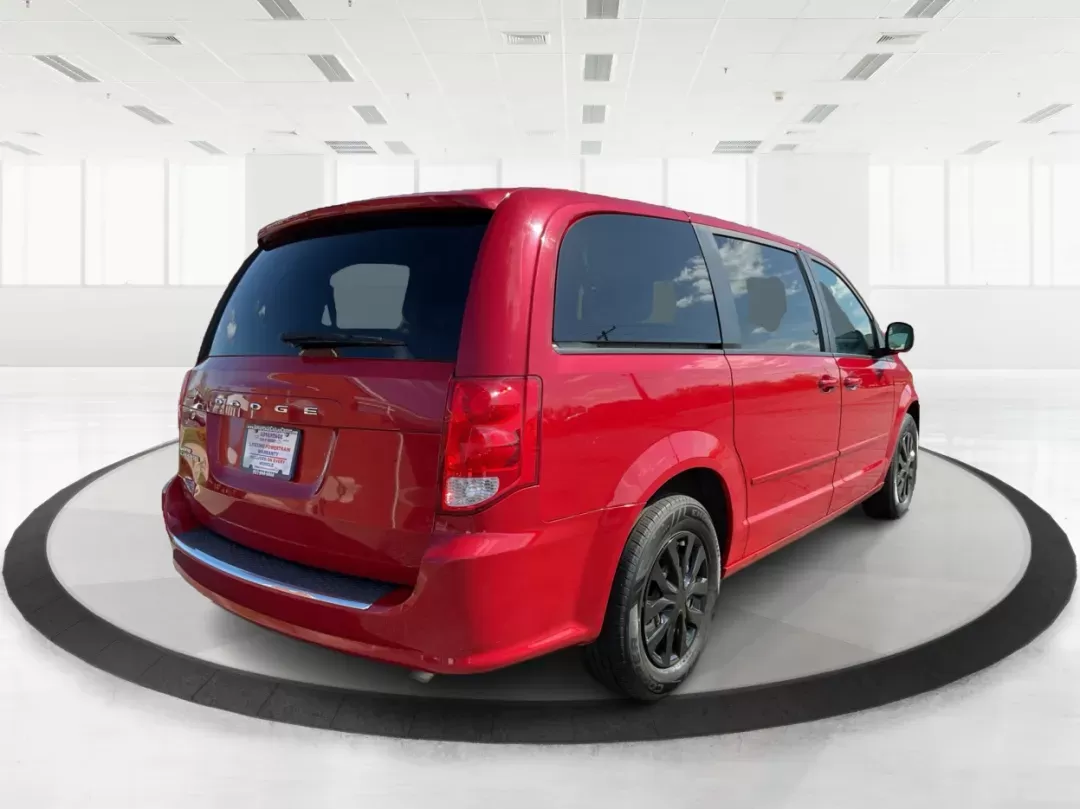 2015 Dodge Grand Caravan SE (2C4RDGBG9FR) with an 3.6L V-6 DOHC engine, located at 1230 East Main St, Xenia, OH, 45385, (937) 908-9800, 39.688026, -83.910172 - 2015 Dodge Grand Caravan SE - Photo#2