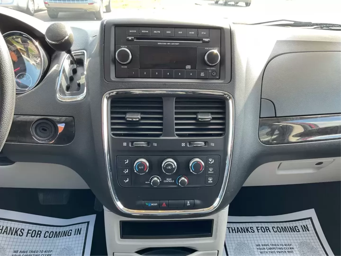2015 Dodge Grand Caravan SE (2C4RDGBG9FR) with an 3.6L V-6 DOHC engine, located at 1230 East Main St, Xenia, OH, 45385, (937) 908-9800, 39.688026, -83.910172 - 2015 Dodge Grand Caravan SE - Photo#12