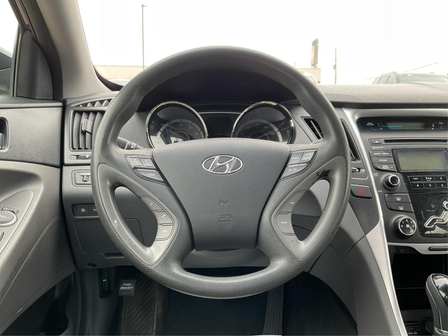 2013 Hyundai Sonata GLS (5NPEB4AC6DH) with an 2.4L L4 DOHC 16V engine, 6-Speed Automatic transmission, located at 1951 S Dayton Lakeview Rd., New Carlisle, OH, 45344, (937) 908-9800, 39.890999, -84.050255 - Photo#14