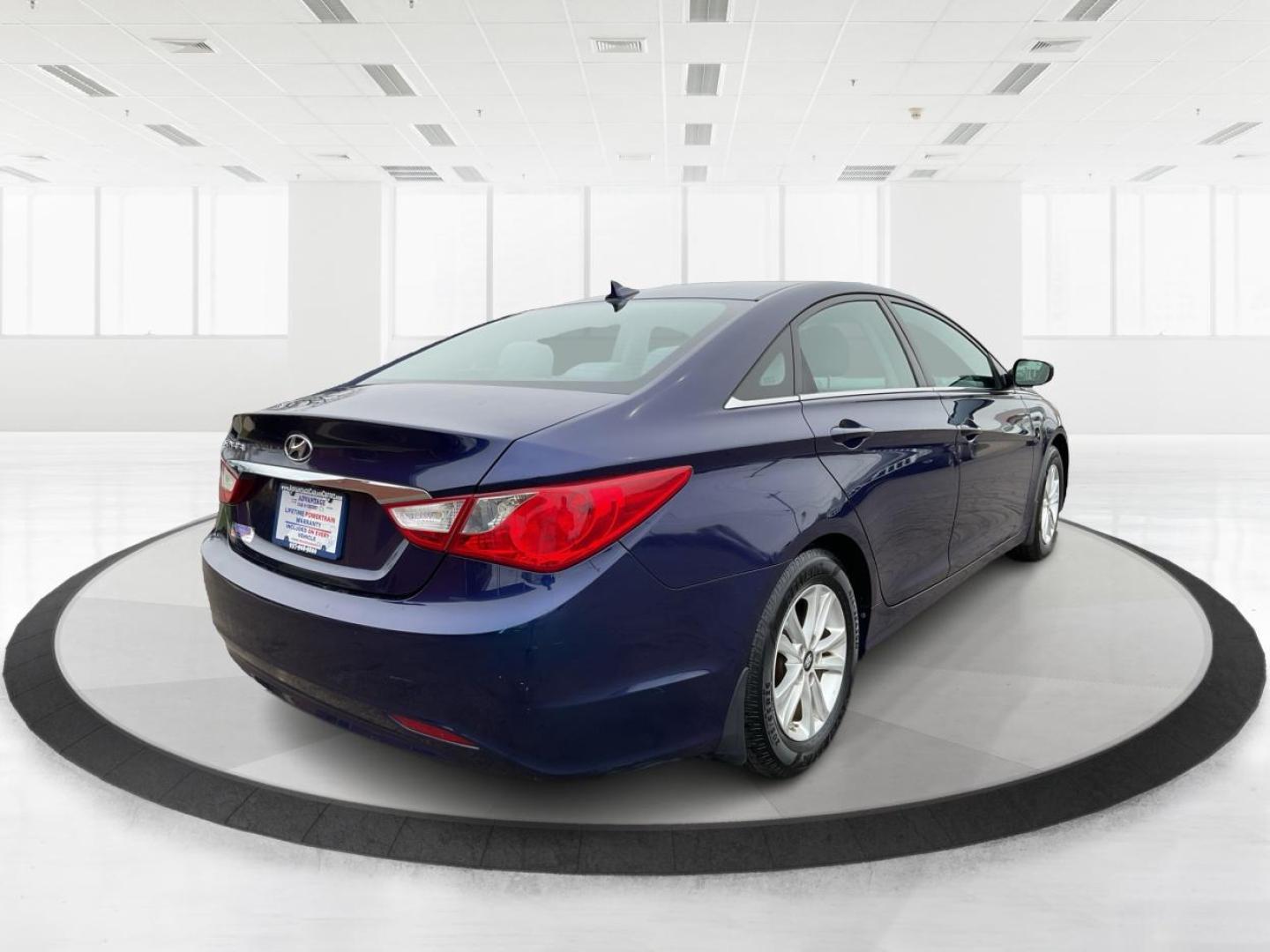 2013 Hyundai Sonata GLS (5NPEB4AC6DH) with an 2.4L L4 DOHC 16V engine, 6-Speed Automatic transmission, located at 1951 S Dayton Lakeview Rd., New Carlisle, OH, 45344, (937) 908-9800, 39.890999, -84.050255 - Photo#2