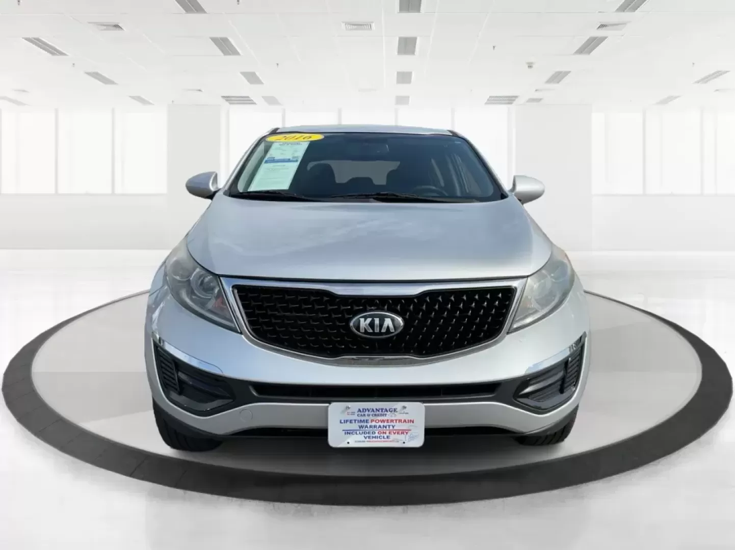 2016 Kia Sportage LX (KNDPBCAC1G7) with an 2.4L I-4 gasoline direct injection engine, located at 401 Woodman Dr, Riverside, OH, 45431, (937) 908-9800, 39.760899, -84.123421 - Photo#6