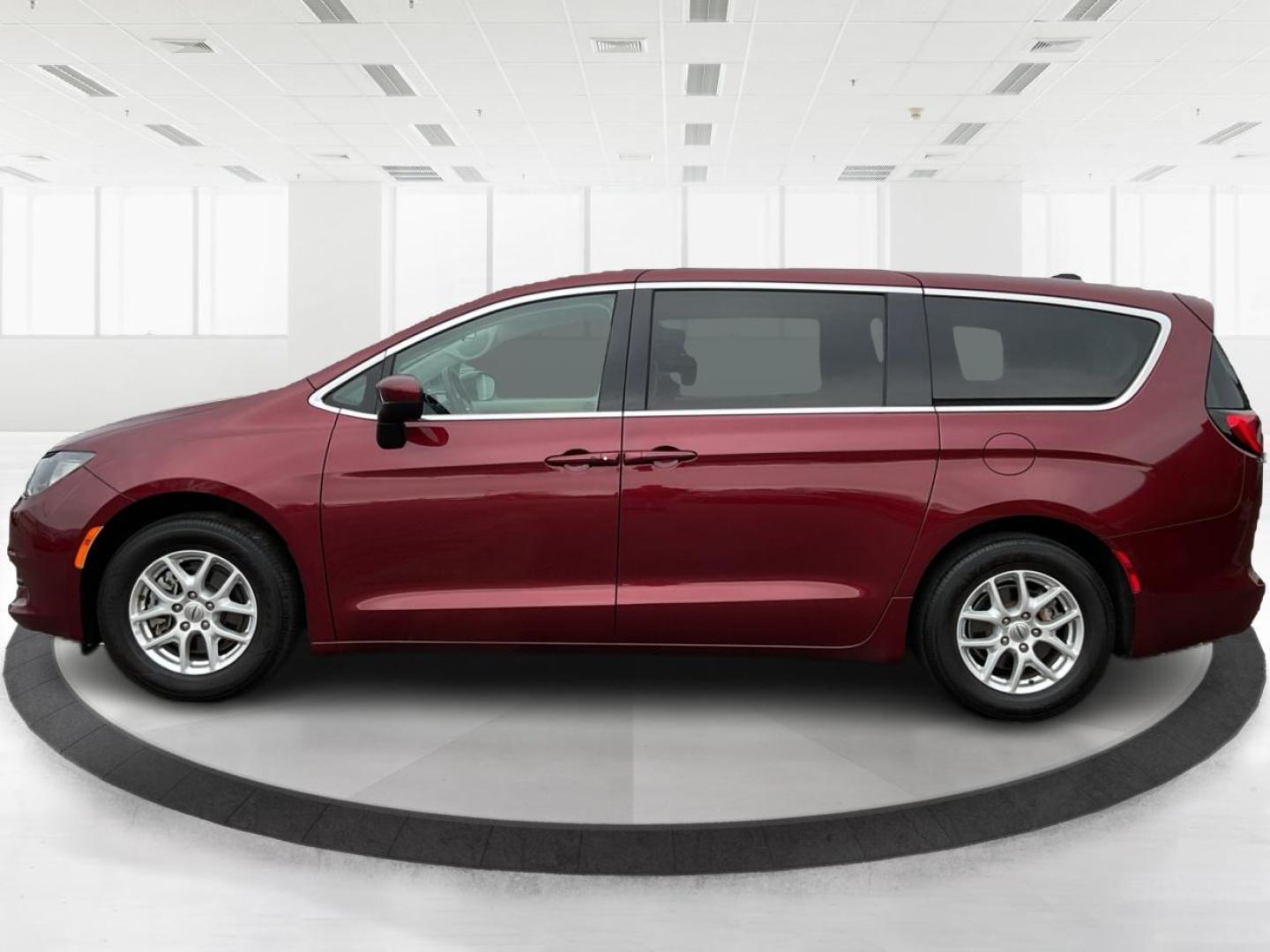 2021 Chrysler Voyager LX (2C4RC1CG2MR) with an 3.6L V-6 DOHC engine, located at 8750 N County Rd 25A, Piqua, OH, 45356, (937) 908-9800, 40.164391, -84.232513 - 2021 Chrysler Voyager LX - Photo#5