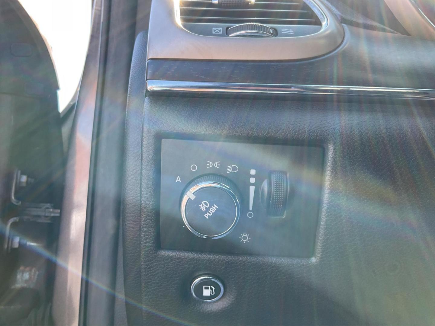 2014 Jeep Grand Cherokee Limited (1C4RJFBG4EC) with an Other engine, located at 1230 East Main St, Xenia, OH, 45385, (937) 908-9800, 39.688026, -83.910172 - Photo#16