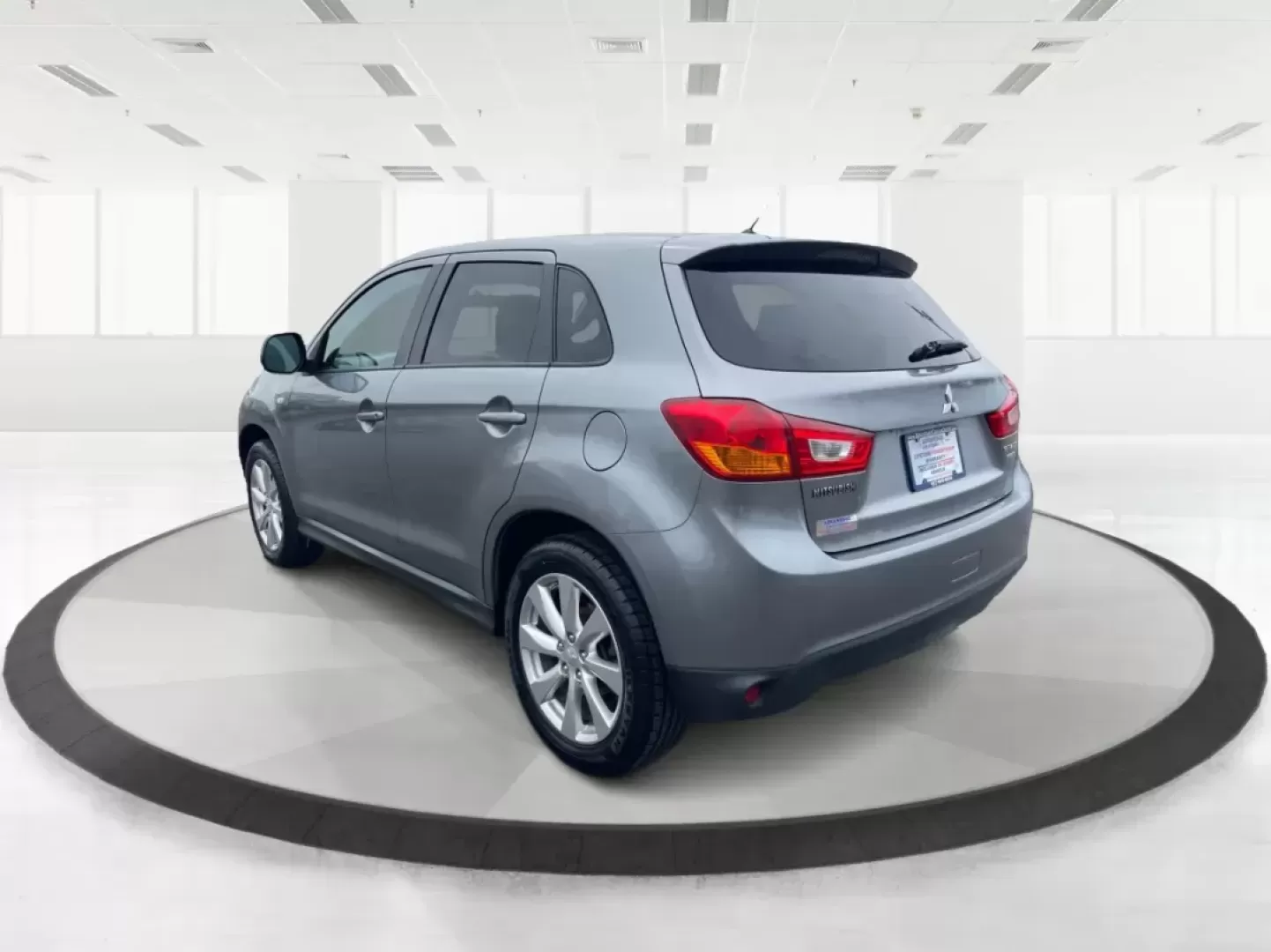 2015 Mitsubishi Outlander Sport ES (4A4AP3AUXFE) with an 2L I-4 DOHC engine, located at 4508 South Dixie Dr, Moraine, OH, 45439, (937) 908-9800, 39.689976, -84.218452 - 2015 Mitsubishi Outlander Sport ES - Photo#4