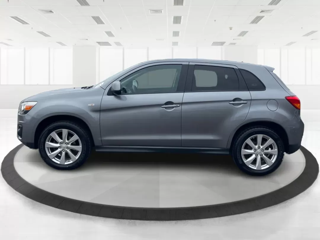 2015 Mitsubishi Outlander Sport ES (4A4AP3AUXFE) with an 2L I-4 DOHC engine, located at 4508 South Dixie Dr, Moraine, OH, 45439, (937) 908-9800, 39.689976, -84.218452 - 2015 Mitsubishi Outlander Sport ES - Photo#6