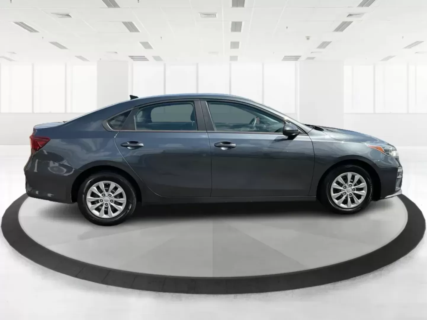 2021 Kia Forte FE (3KPF24AD5ME) with an 2L I-4 DOHC engine, located at 1184 Kauffman Ave, Fairborn, OH, 45324, (937) 908-9800, 39.807072, -84.030914 - 2021 Kia Forte FE - Photo#1