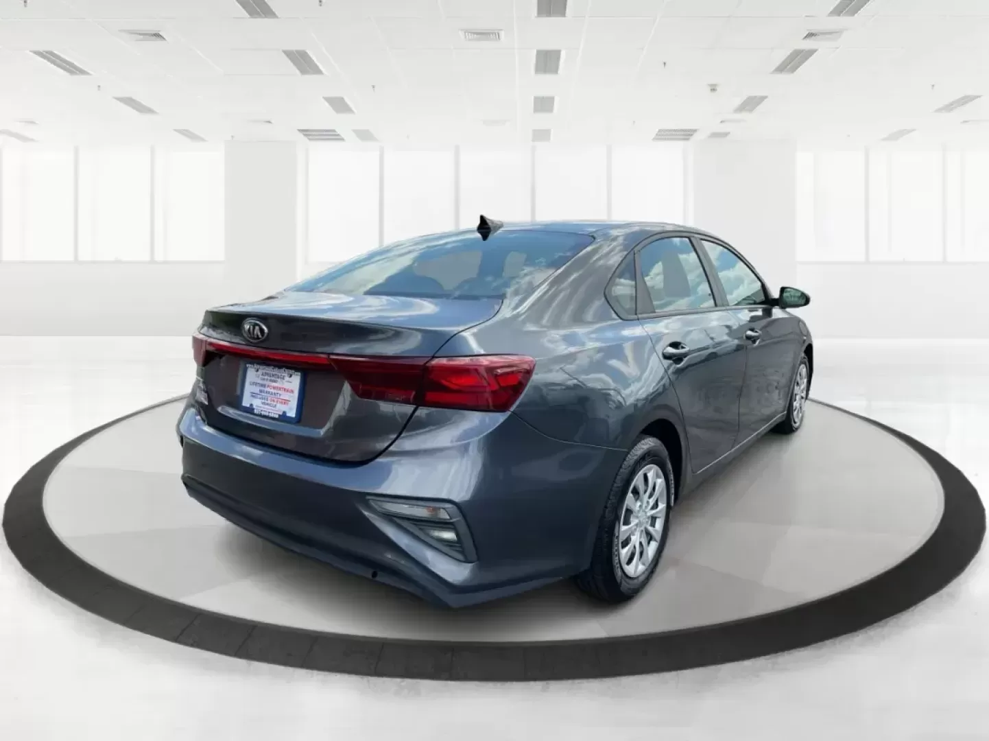 2021 Kia Forte FE (3KPF24AD5ME) with an 2L I-4 DOHC engine, located at 1184 Kauffman Ave, Fairborn, OH, 45324, (937) 908-9800, 39.807072, -84.030914 - 2021 Kia Forte FE - Photo#2