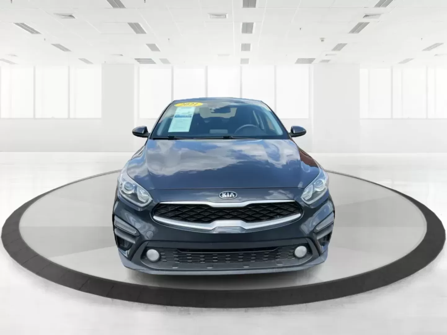 2021 Kia Forte FE (3KPF24AD5ME) with an 2L I-4 DOHC engine, located at 1184 Kauffman Ave, Fairborn, OH, 45324, (937) 908-9800, 39.807072, -84.030914 - 2021 Kia Forte FE - Photo#6