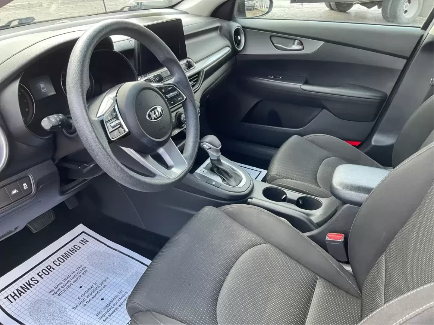 2021 Kia Forte FE (3KPF24AD5ME) with an 2L I-4 DOHC engine, located at 1184 Kauffman Ave, Fairborn, OH, 45324, (937) 908-9800, 39.807072, -84.030914 - 2021 Kia Forte FE - Photo#8
