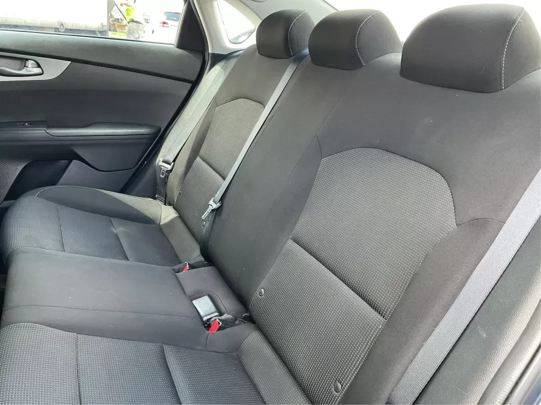 2021 Kia Forte FE (3KPF24AD5ME) with an 2L I-4 DOHC engine, located at 1184 Kauffman Ave, Fairborn, OH, 45324, (937) 908-9800, 39.807072, -84.030914 - 2021 Kia Forte FE - Photo#9