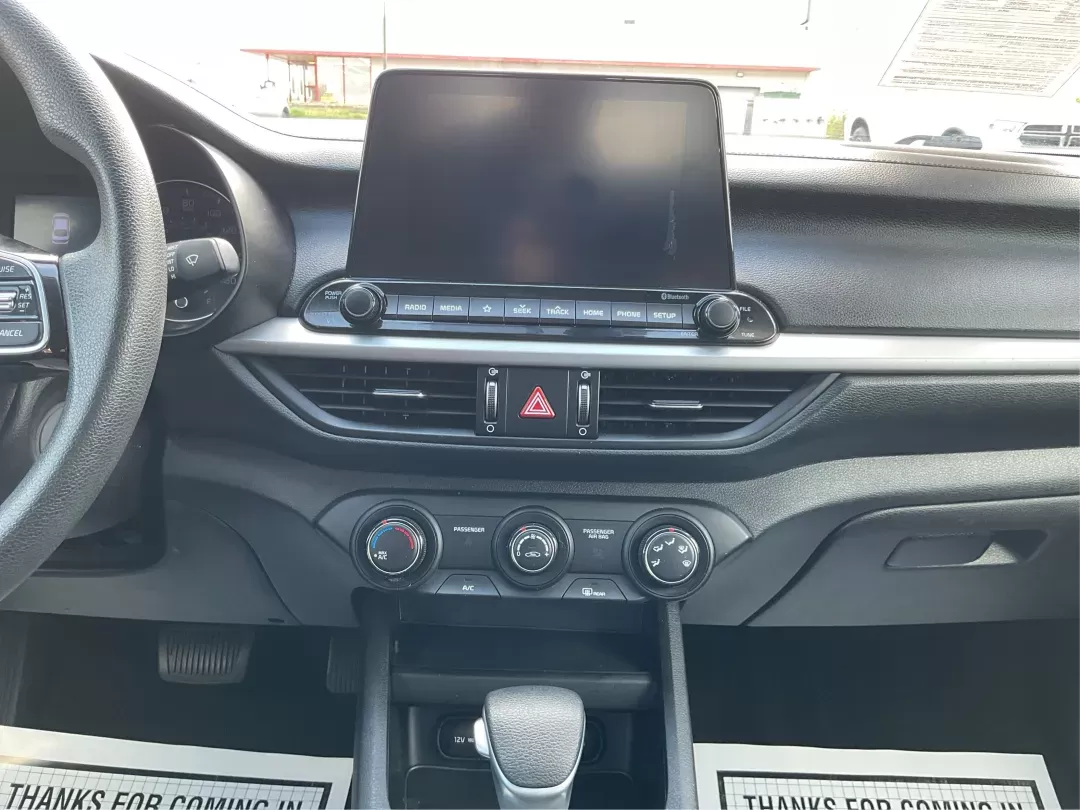 2021 Kia Forte FE (3KPF24AD5ME) with an 2L I-4 DOHC engine, located at 1184 Kauffman Ave, Fairborn, OH, 45324, (937) 908-9800, 39.807072, -84.030914 - 2021 Kia Forte FE - Photo#12