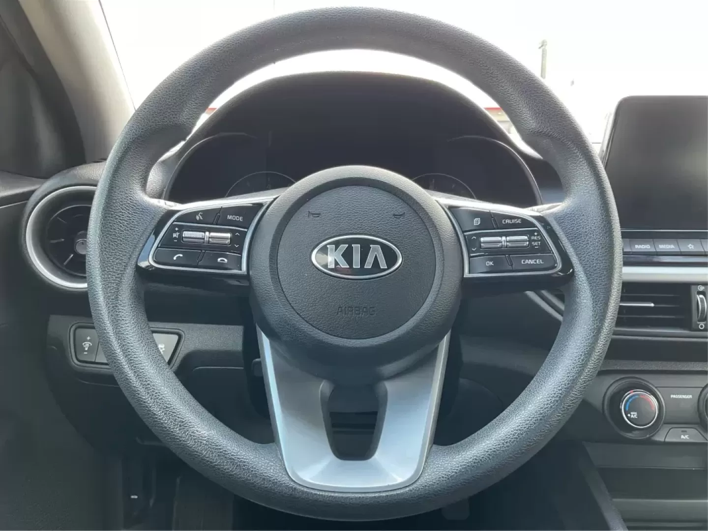 2021 Kia Forte FE (3KPF24AD5ME) with an 2L I-4 DOHC engine, located at 1184 Kauffman Ave, Fairborn, OH, 45324, (937) 908-9800, 39.807072, -84.030914 - 2021 Kia Forte FE - Photo#15