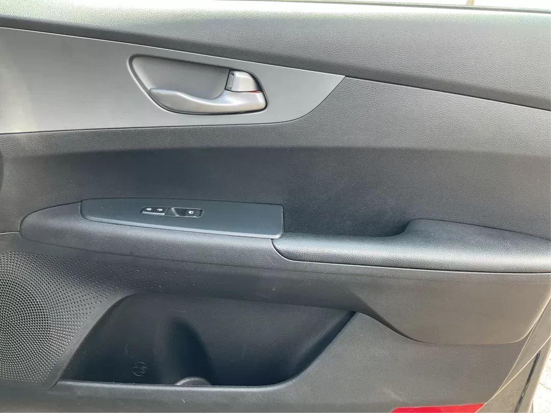 2021 Kia Forte FE (3KPF24AD5ME) with an 2L I-4 DOHC engine, located at 1184 Kauffman Ave, Fairborn, OH, 45324, (937) 908-9800, 39.807072, -84.030914 - 2021 Kia Forte FE - Photo#17