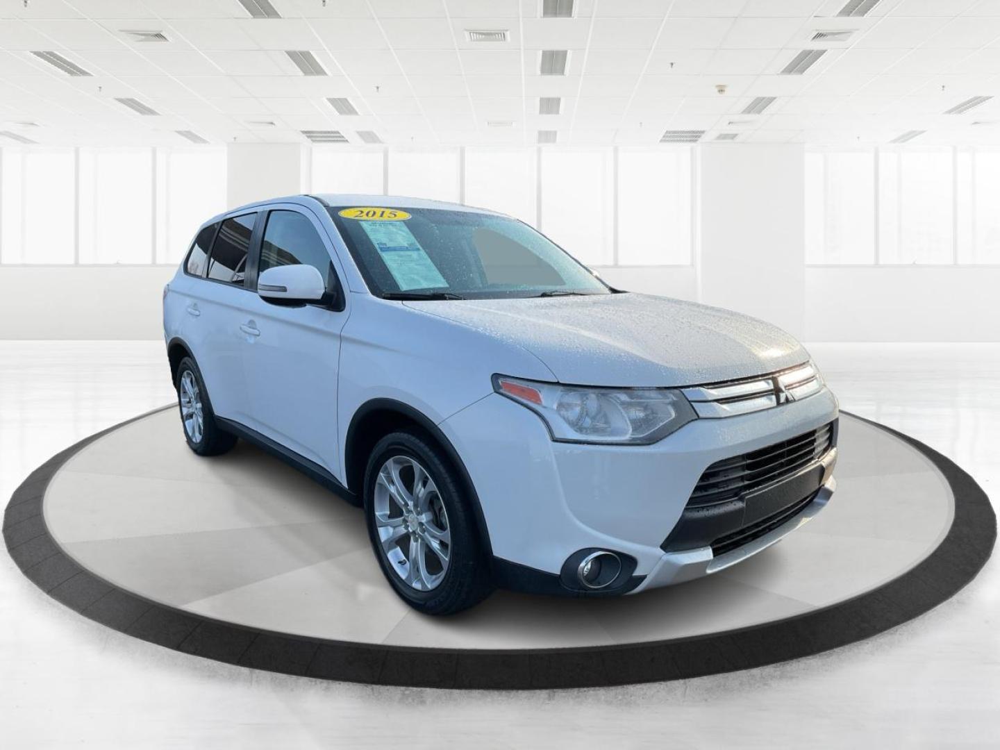 2015 Mitsubishi Outlander SE (JA4AD3A32FZ) with an 2.4L I-4 variable valve control engine, located at 1951 S Dayton Lakeview Rd., New Carlisle, OH, 45344, (937) 908-9800, 39.890999, -84.050255 - Photo#0