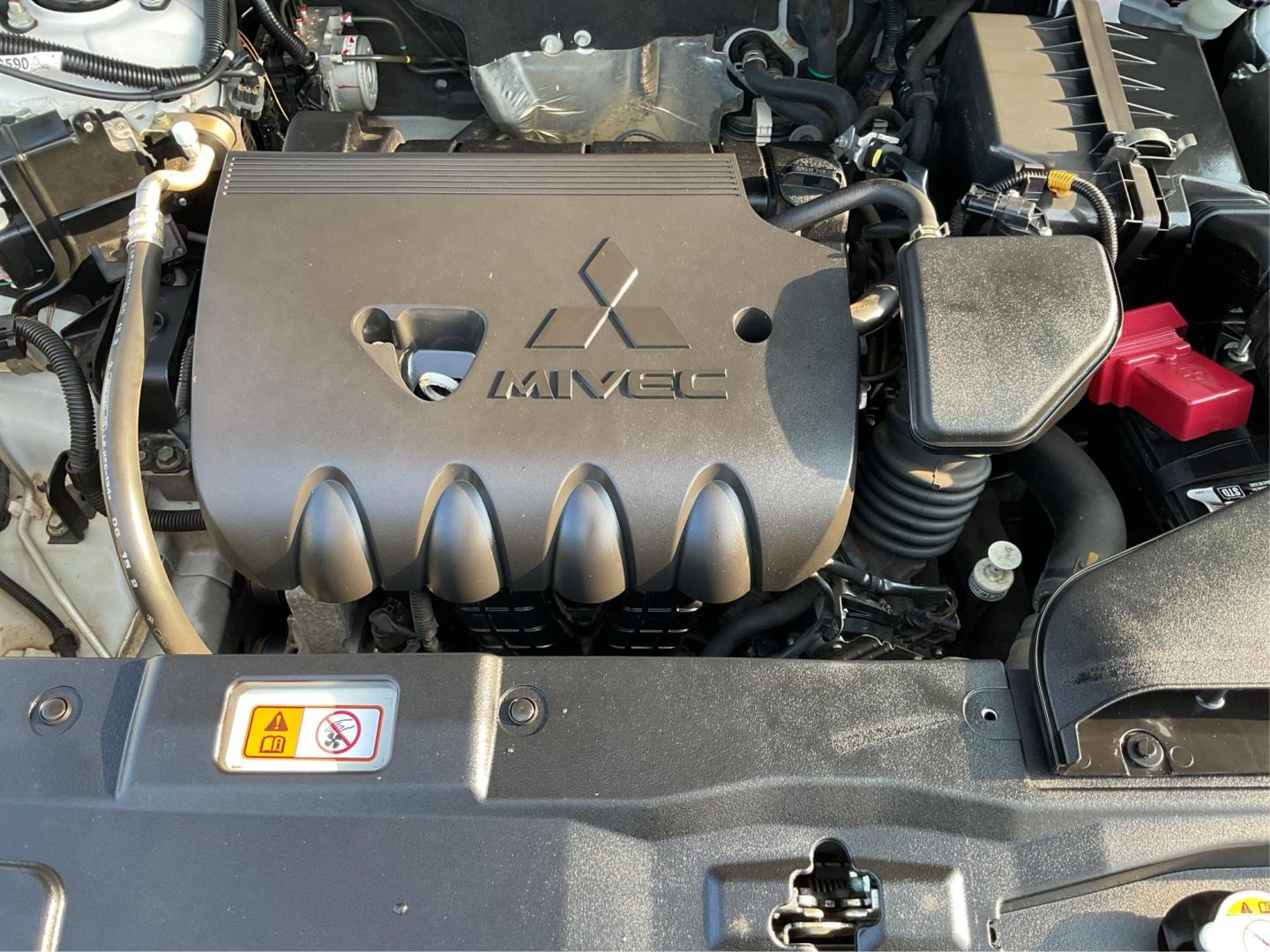 2015 Mitsubishi Outlander SE (JA4AD3A32FZ) with an 2.4L I-4 variable valve control engine, located at 1951 S Dayton Lakeview Rd., New Carlisle, OH, 45344, (937) 908-9800, 39.890999, -84.050255 - Photo#10