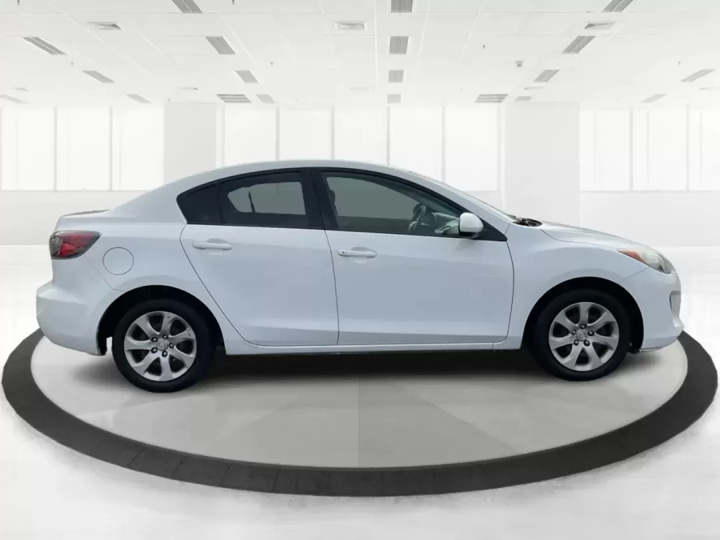 2013 Mazda Mazda3 i SV (JM1BL1TF0D1) with an 2L I-4 DOHC engine, located at 1184 Kauffman Ave, Fairborn, OH, 45324, (937) 908-9800, 39.807072, -84.030914 - 2013 Mazda Mazda3 i SV - Photo#1