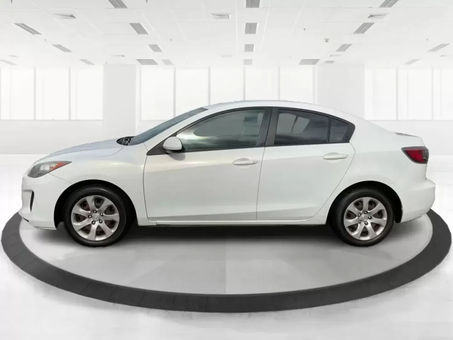 2013 Mazda Mazda3 i SV (JM1BL1TF0D1) with an 2L I-4 DOHC engine, located at 1184 Kauffman Ave, Fairborn, OH, 45324, (937) 908-9800, 39.807072, -84.030914 - 2013 Mazda Mazda3 i SV - Photo#6