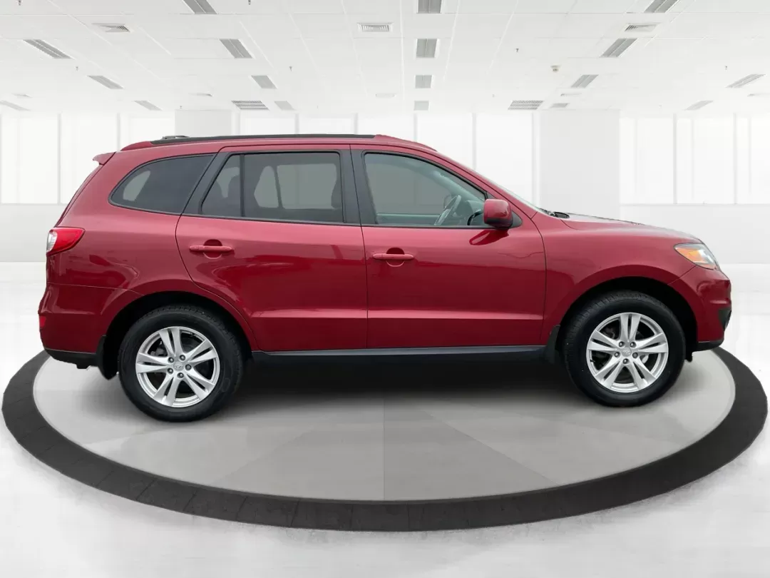 photo of 2011 Hyundai Santa Fe SE