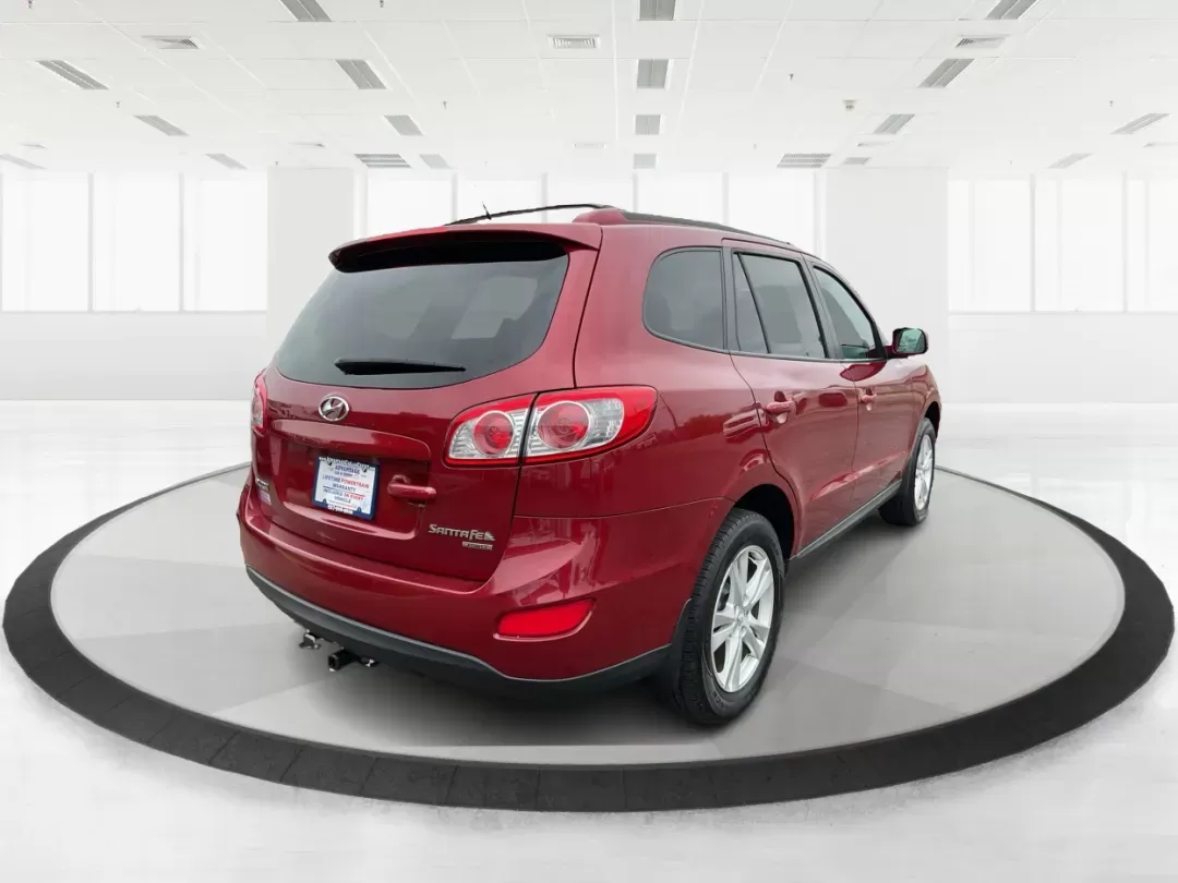 2011 Hyundai Santa Fe SE (5XYZHDAG5BG) with an 3.5L V-6 DOHC engine, located at 1184 Kauffman Ave, Fairborn, OH, 45324, (937) 908-9800, 39.807072, -84.030914 - 2011 Hyundai Santa Fe SE - Photo#2